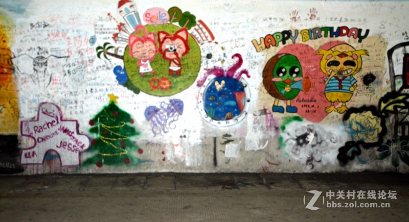 我到厦门后，看见厦门大学的学子们，创作的作品，感觉非常的有意思，很有特点，与大家