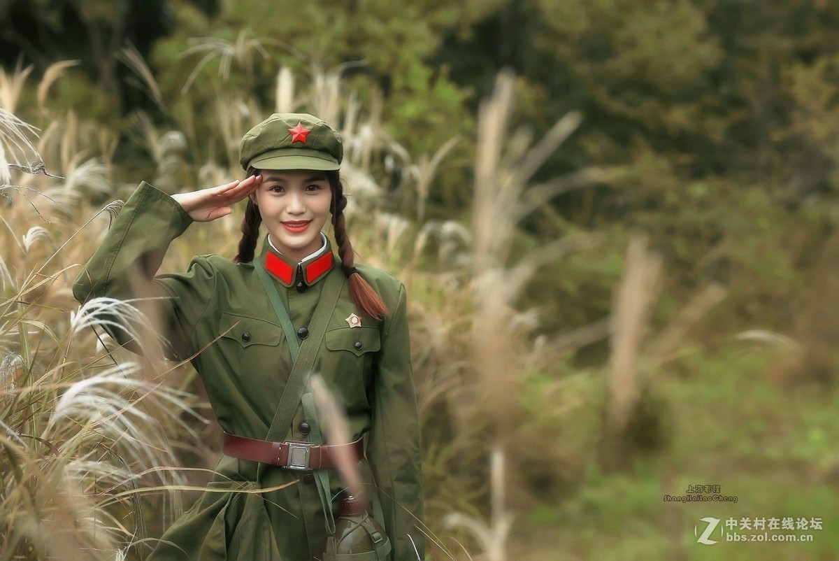 秋日女兵