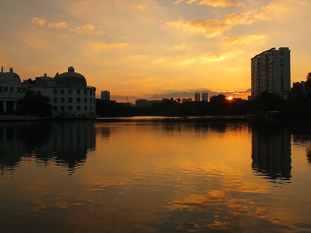 傍 晚 景 色（二十四）