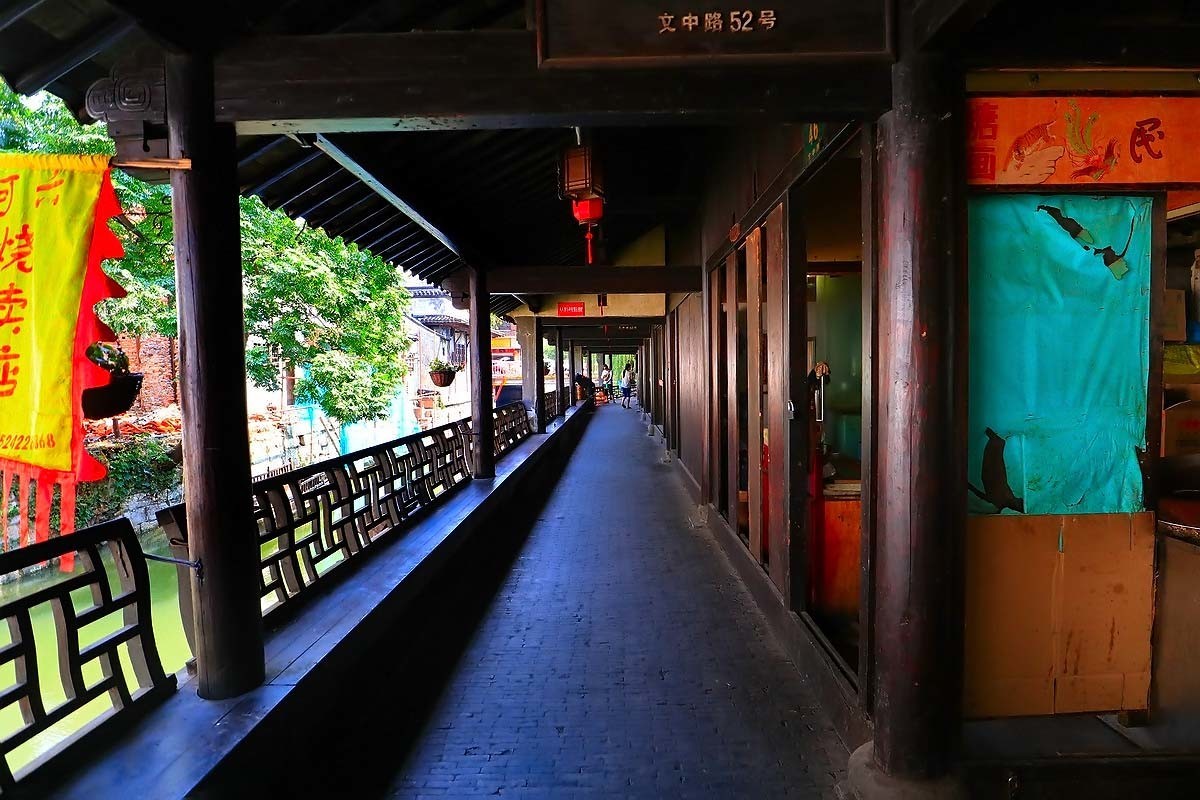 街拍  上海枫jīng古镇 1