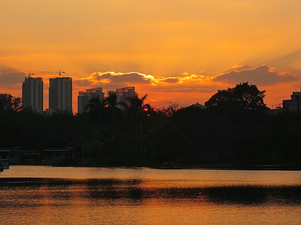 傍 晚 景 色（二十四）