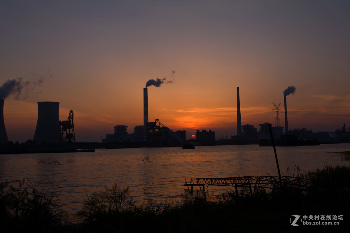 黄昏后的闵浦大桥