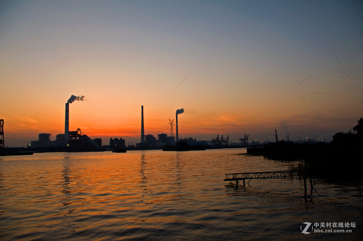 黄昏后的闵浦大桥