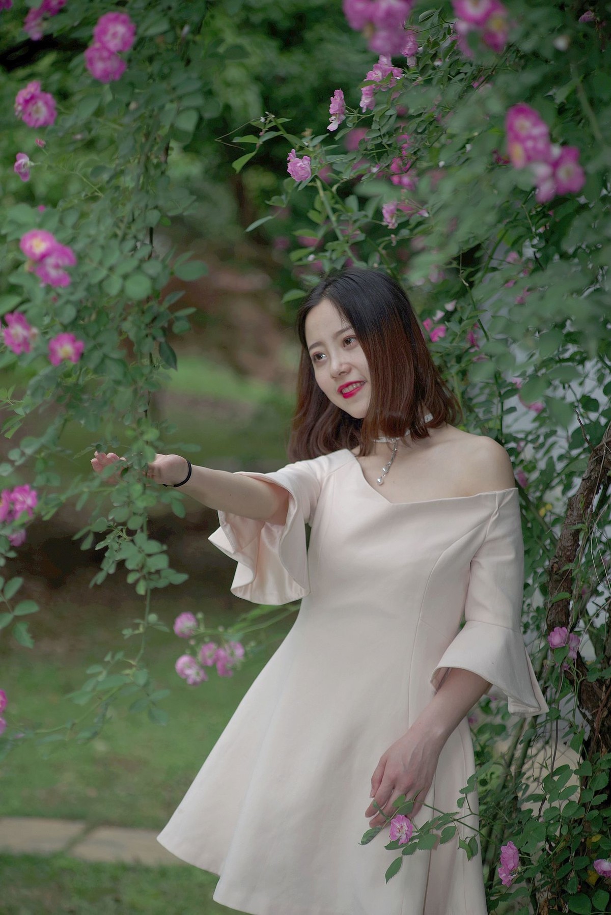 环境人像外拍东湖梨园亮丽女孩