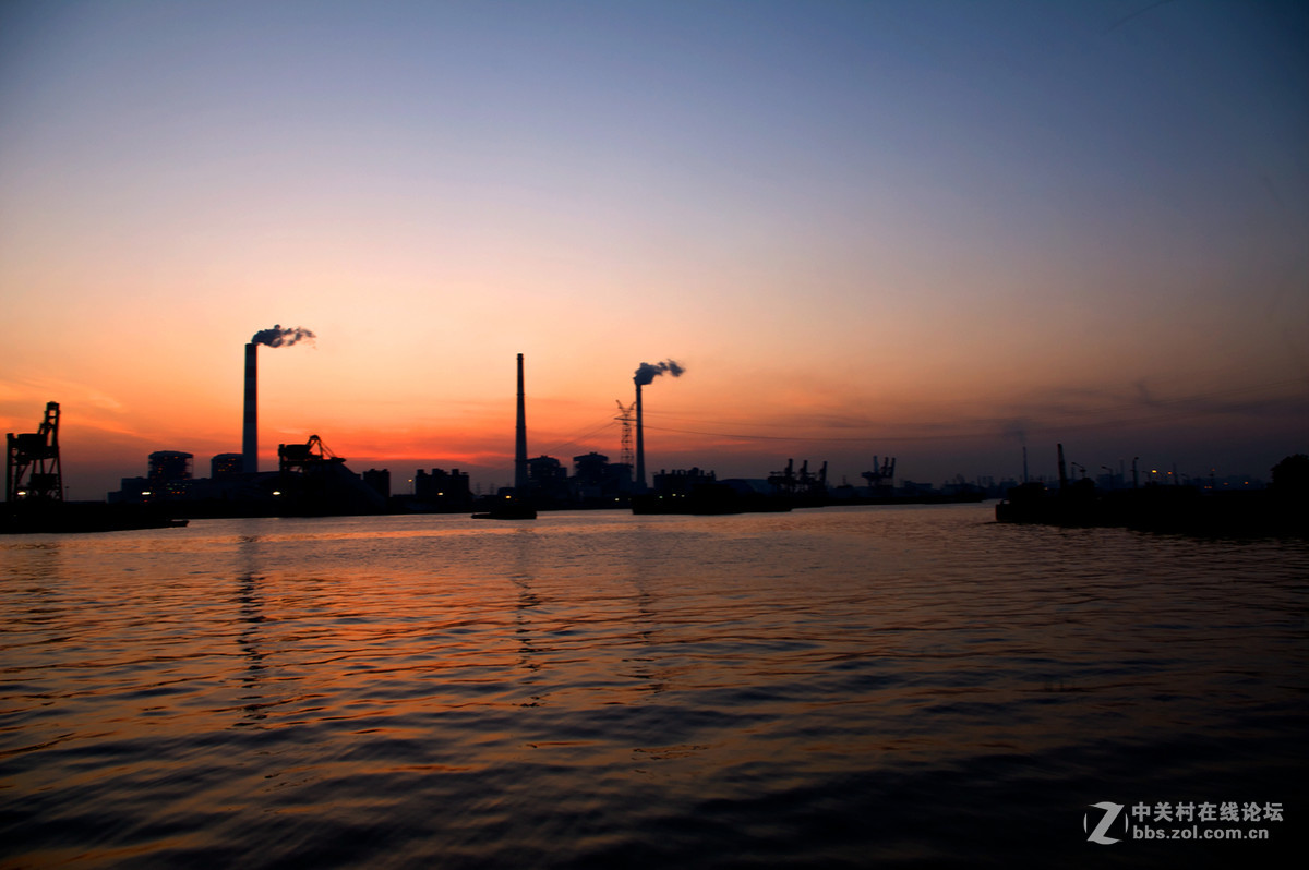 黄昏后的闵浦大桥