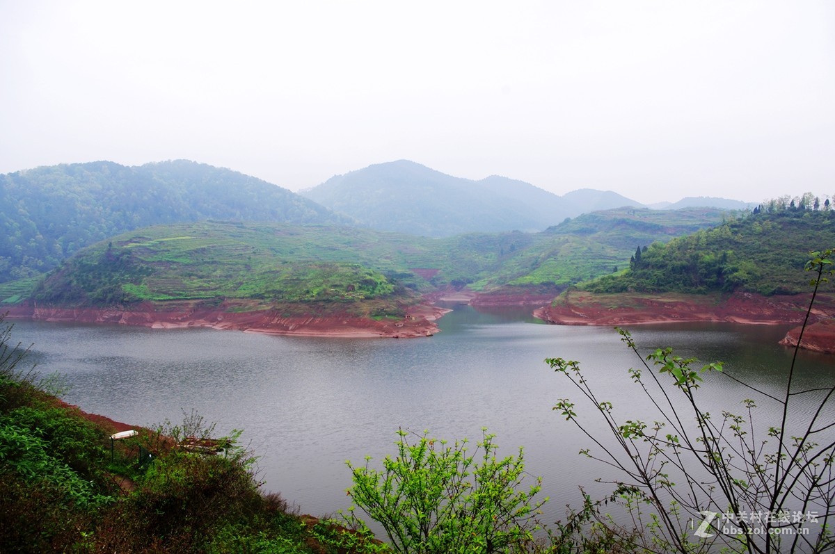 春风吹拂梅湾湖