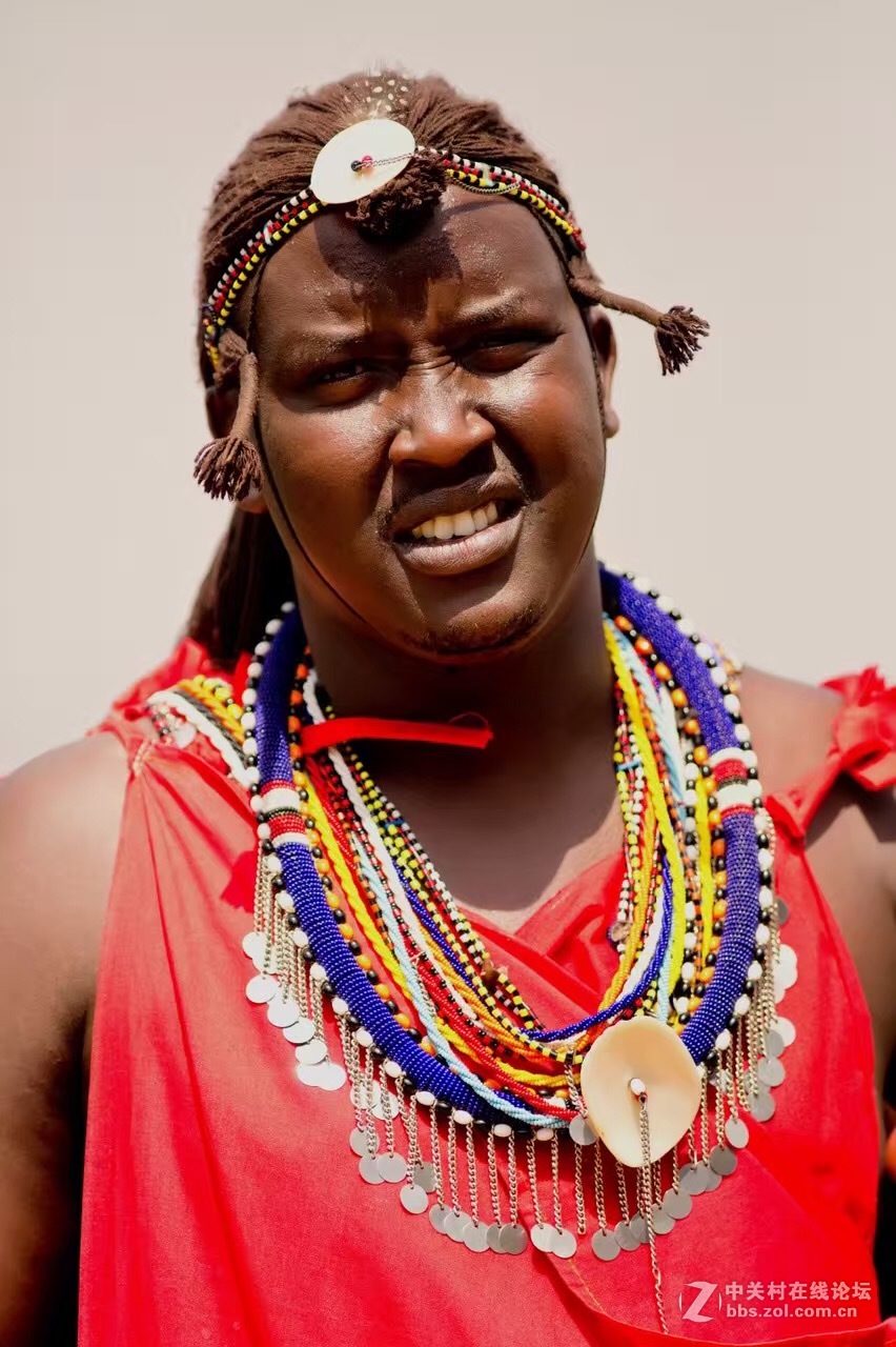 马赛马拉大草原上的工作人员