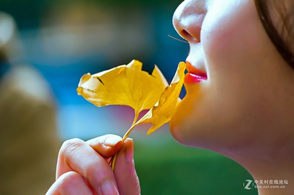红唇烈焰极待抚慰
