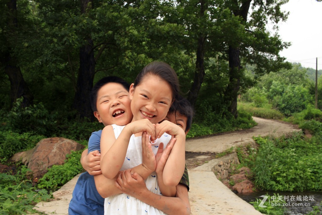 快乐童年---捉泥鳅