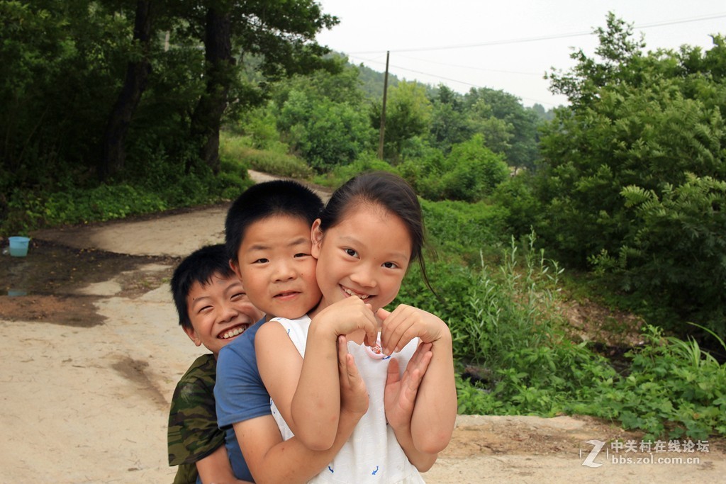 快乐童年---捉泥鳅