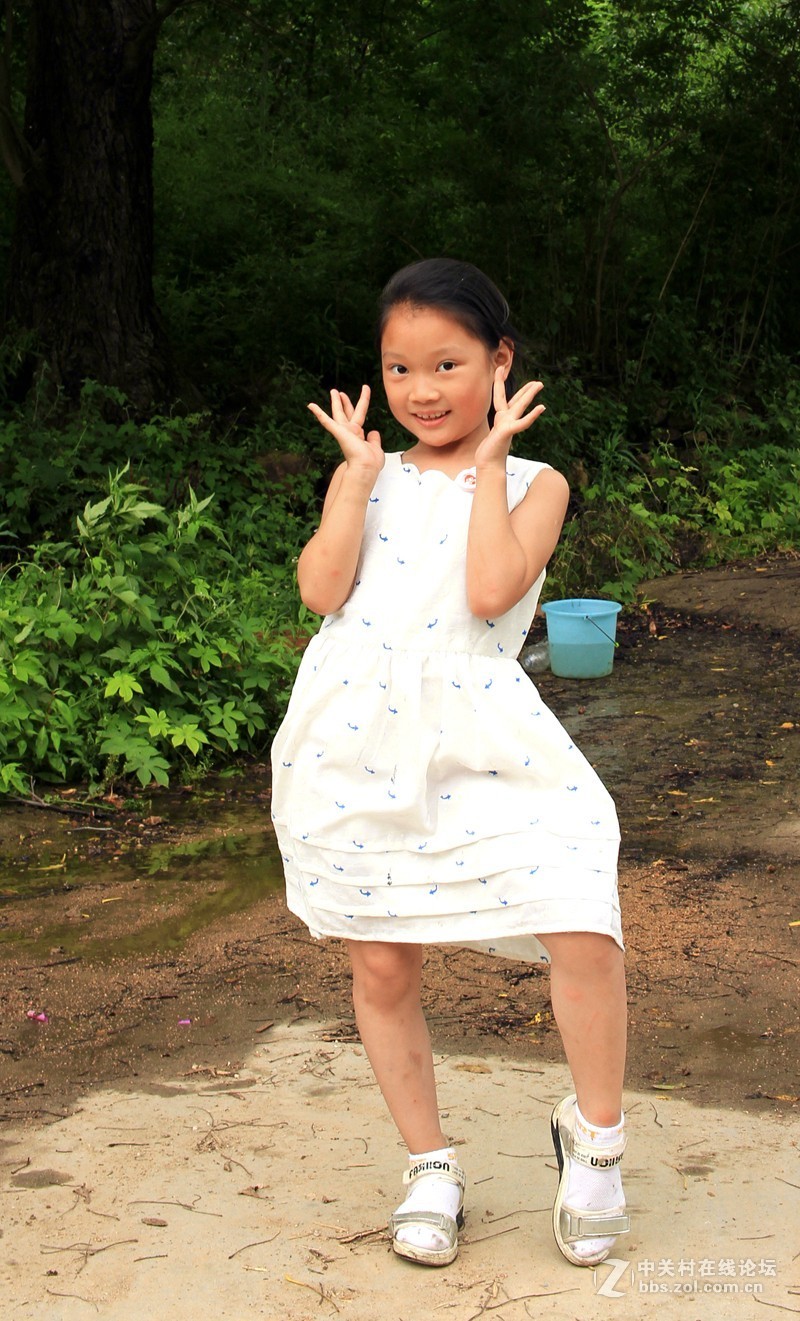 快乐童年---捉泥鳅