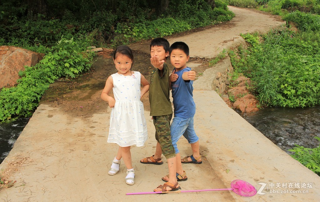 快乐童年---捉泥鳅