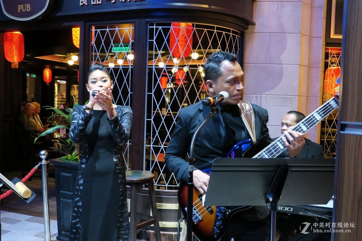 邮轮上的精彩演出