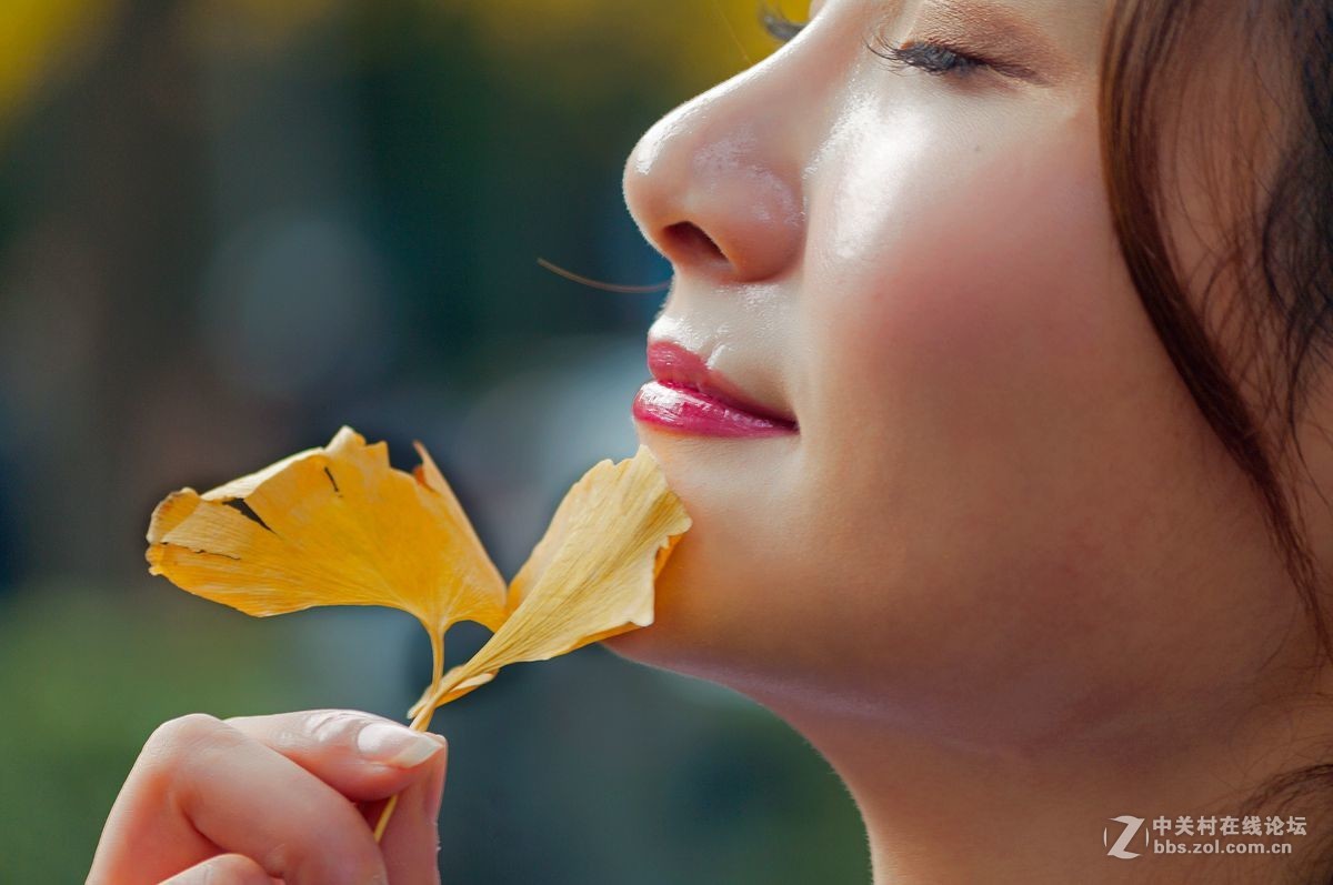 红唇烈焰极待抚慰