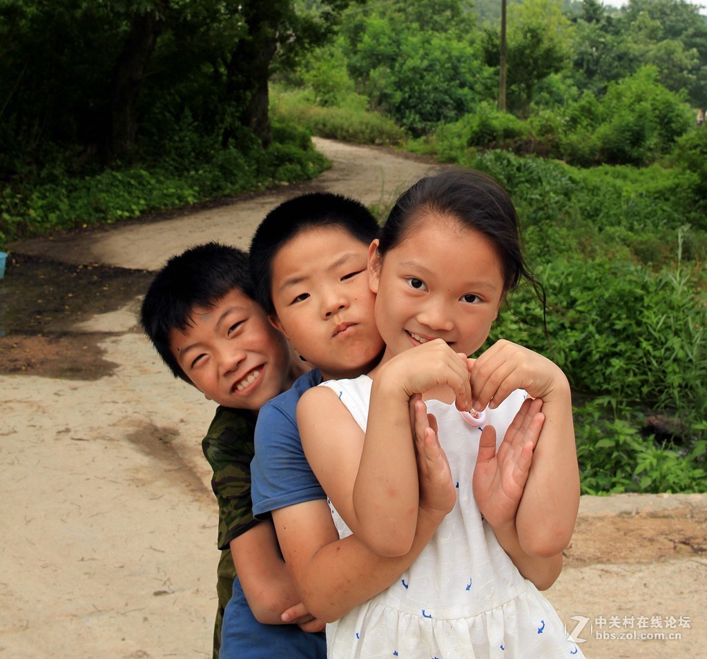 快乐童年---捉泥鳅