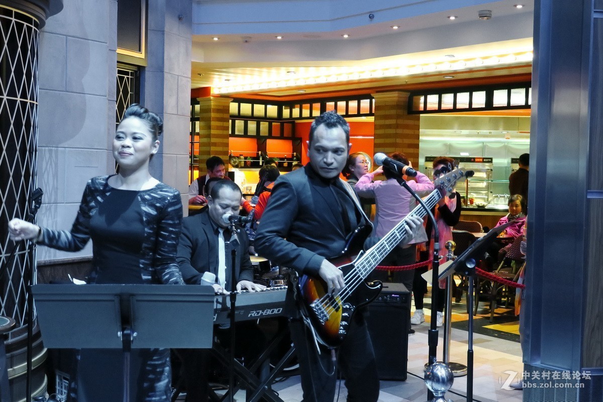 邮轮上的精彩演出