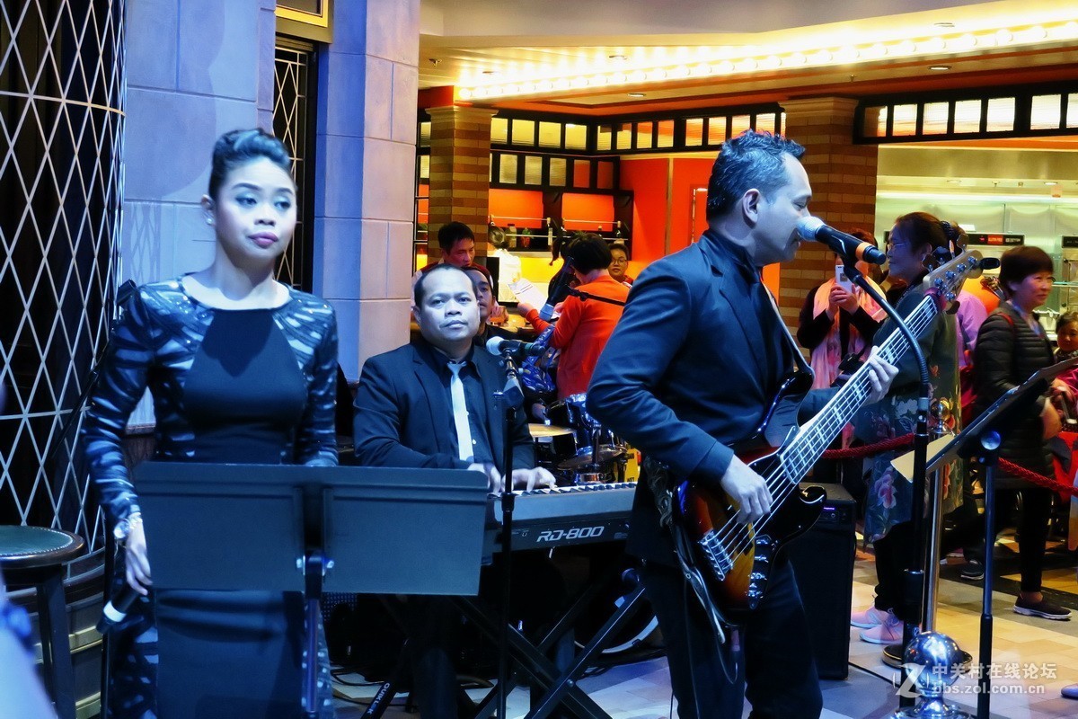 邮轮上的精彩演出