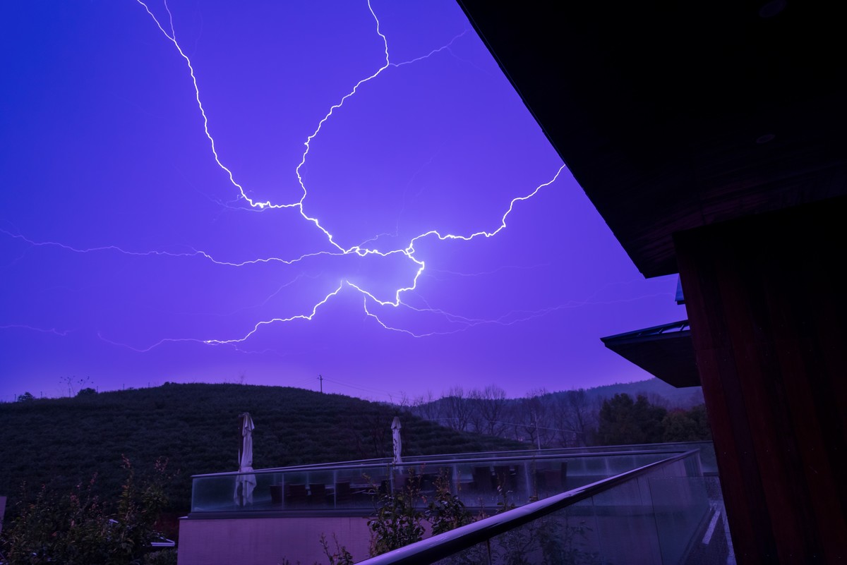 惊蛰惊雷滚滚大地初醒