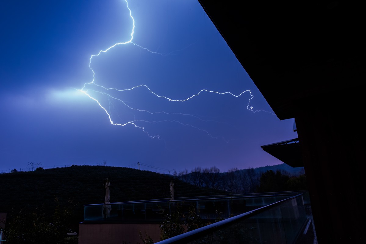 惊蛰惊雷滚滚大地初醒
