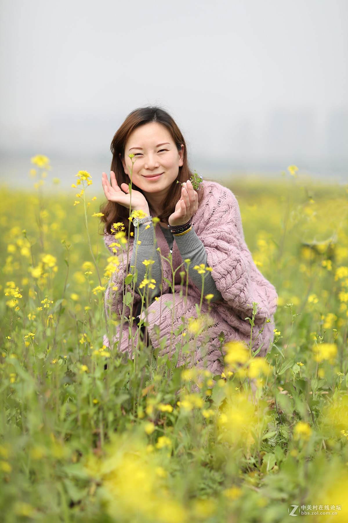 12年初就没碰过机子啦，女儿大了，还是重新配点装备拍纪念照吧，要不老来无回想