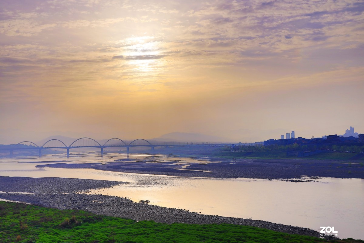 春天江滨大道拍汉江风光