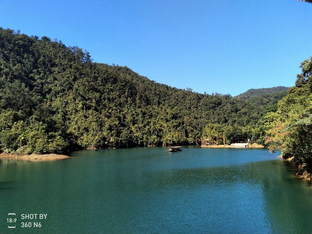 鼎湖山色