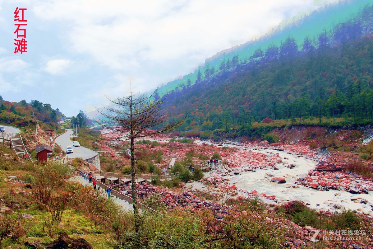 红石滩的石头为什么这样红？