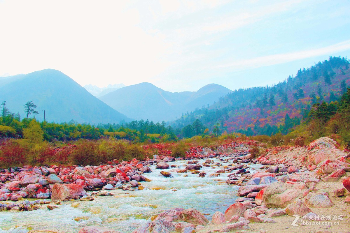 红石滩的石头为什么这样红？