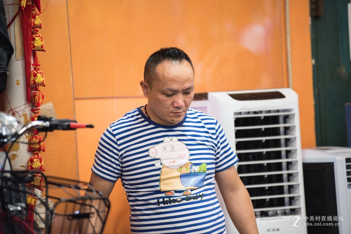 试一试尼康小钢炮80--200F2.8二代老镜头。