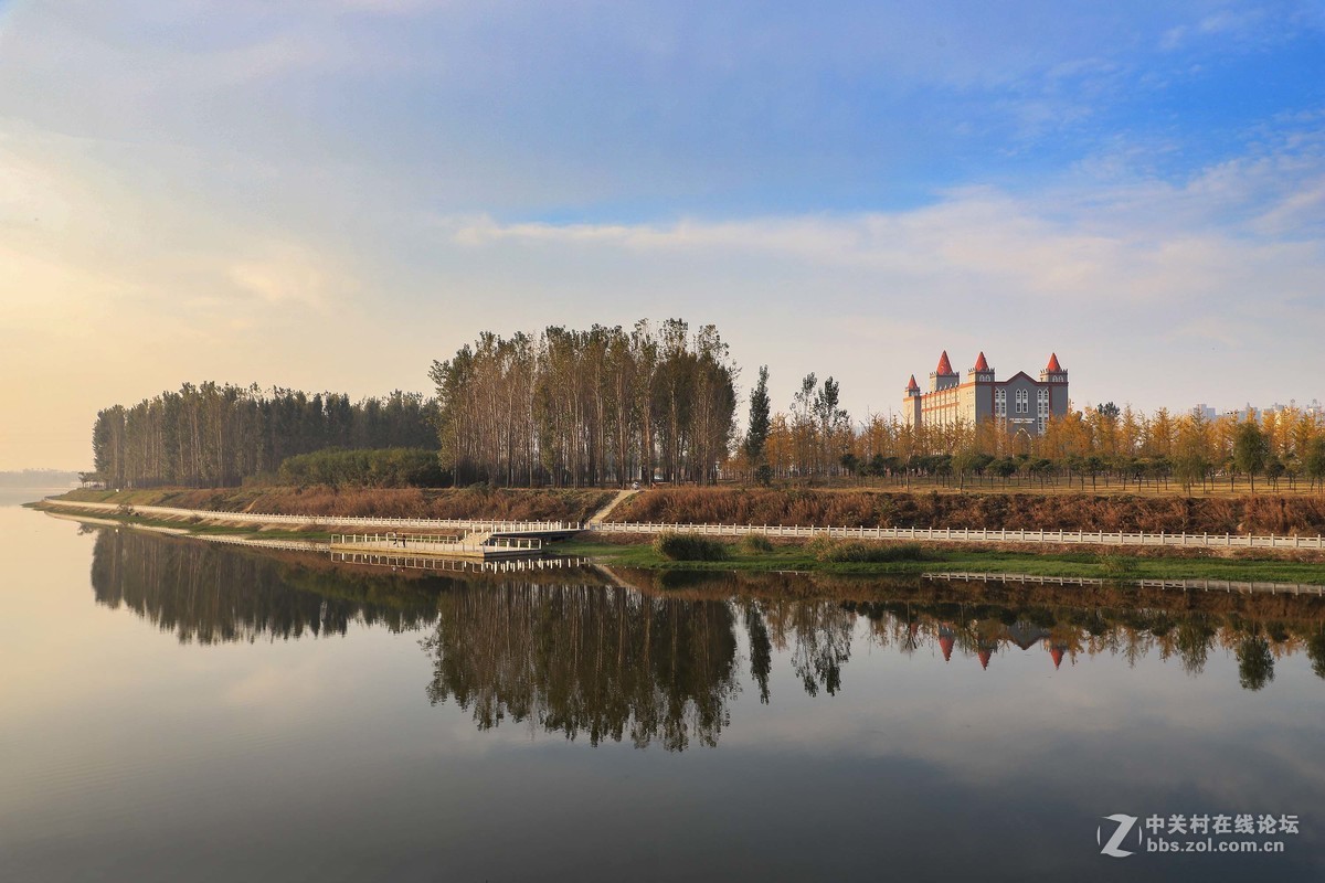 秋尽冬来，景色依然。