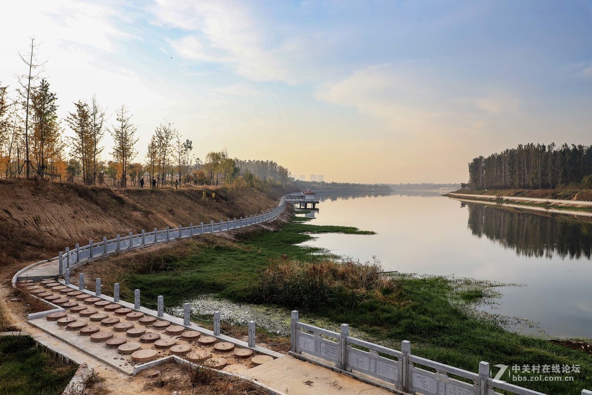 秋尽冬来，景色依然。