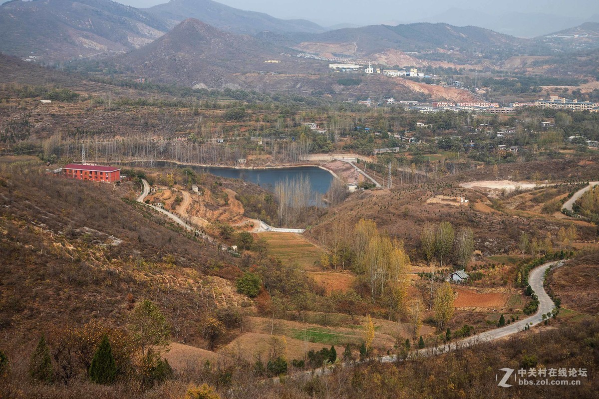 秋尽冬来，景色依然。
