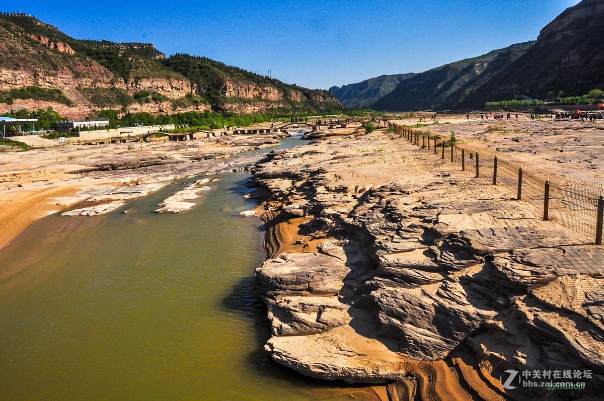 枯水期的山西壶口黄河瀑布02