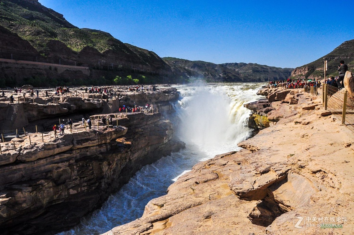 枯水期的山西壶口黄河瀑布02