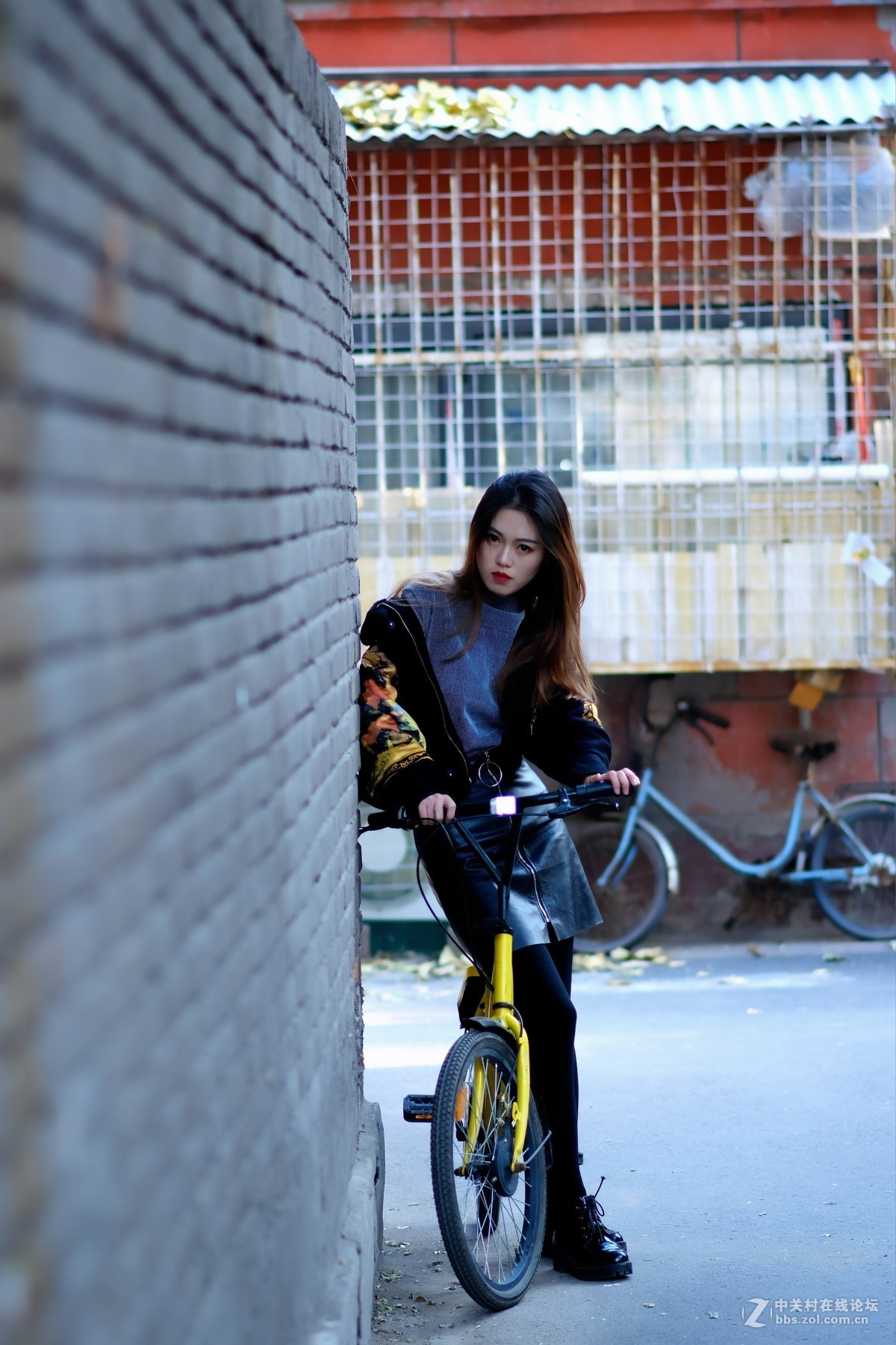 【群拍民园体育场美女人像习作】