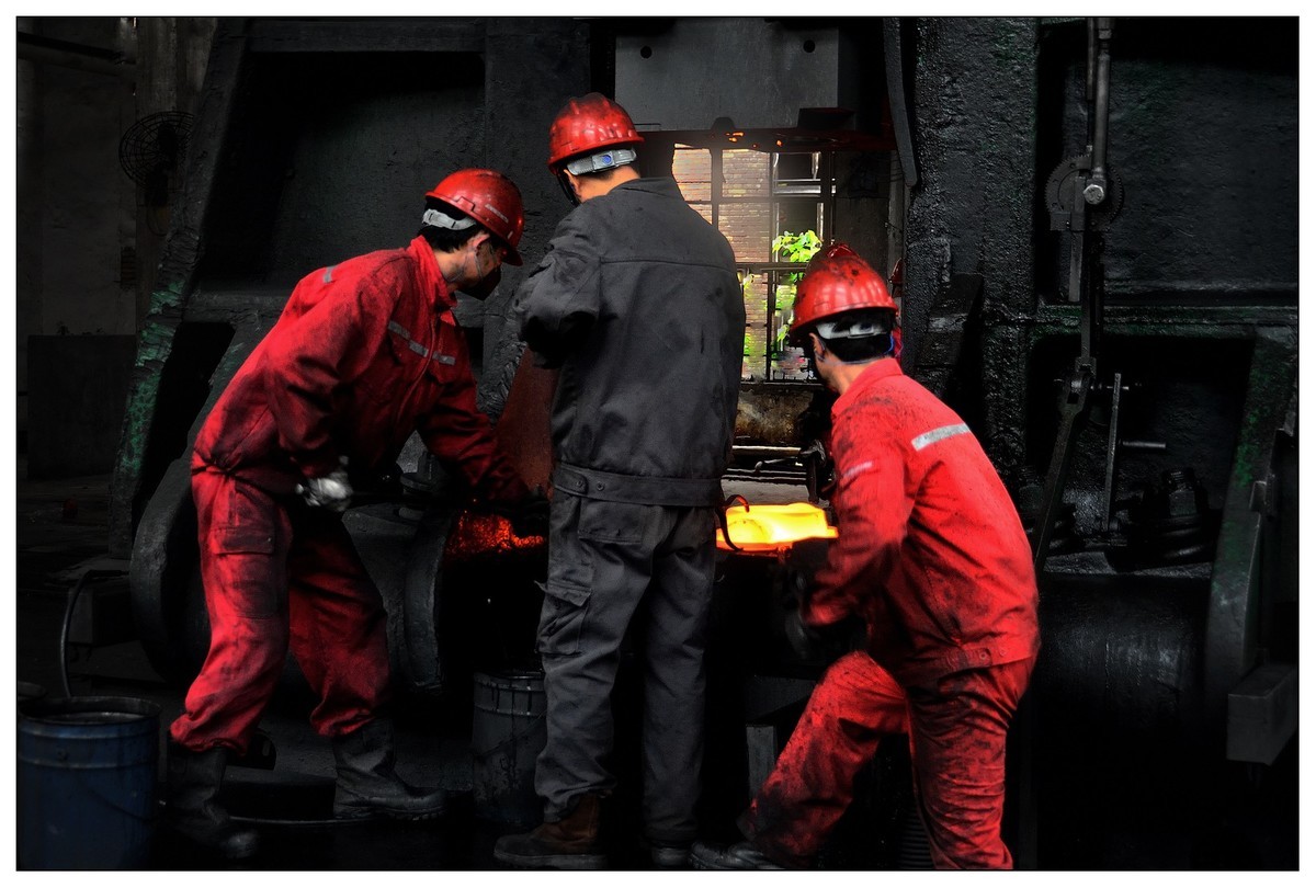 【嘿，咱们工人有力量】