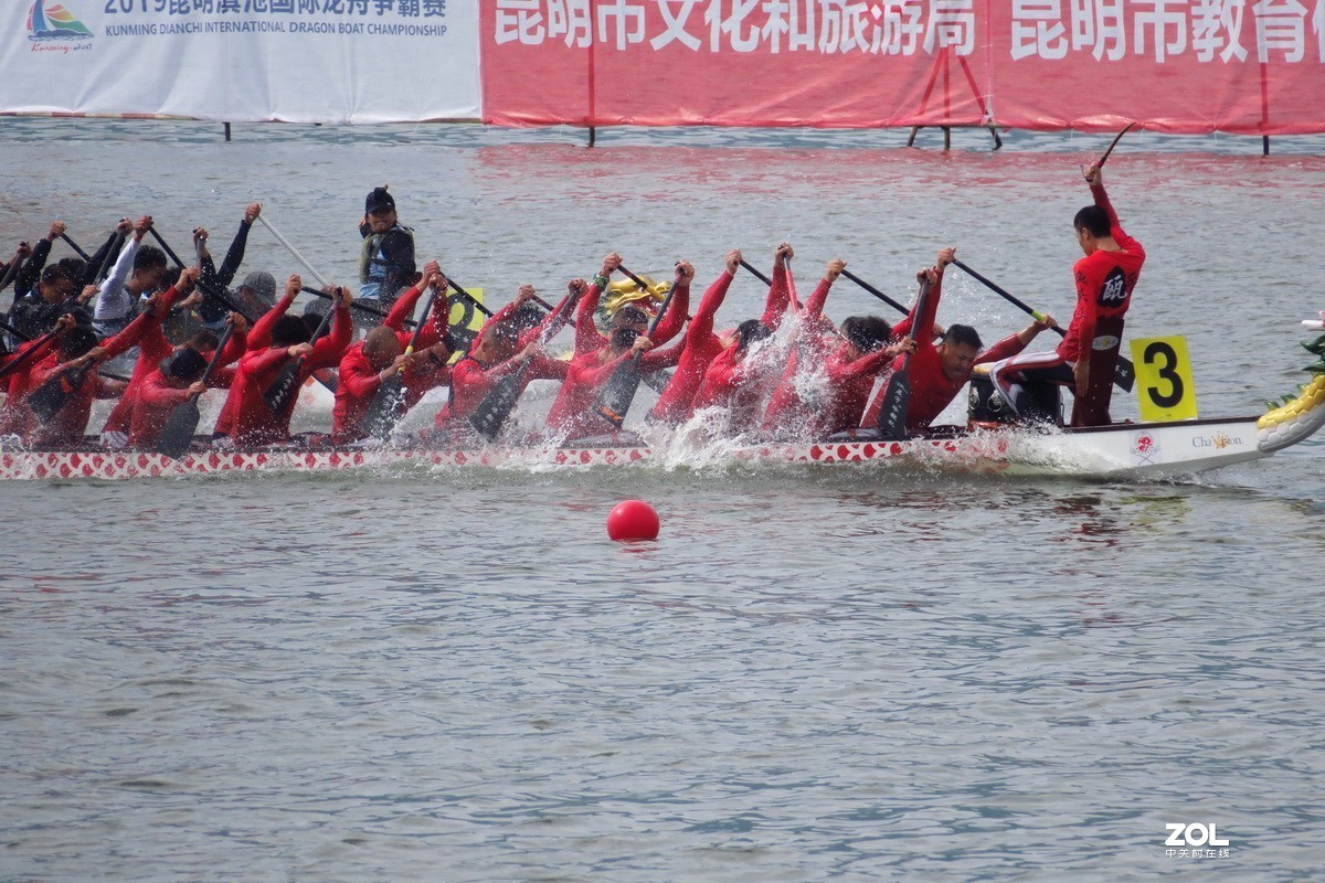 2019昆明滇池国际龙舟争霸赛的精彩瞬间
