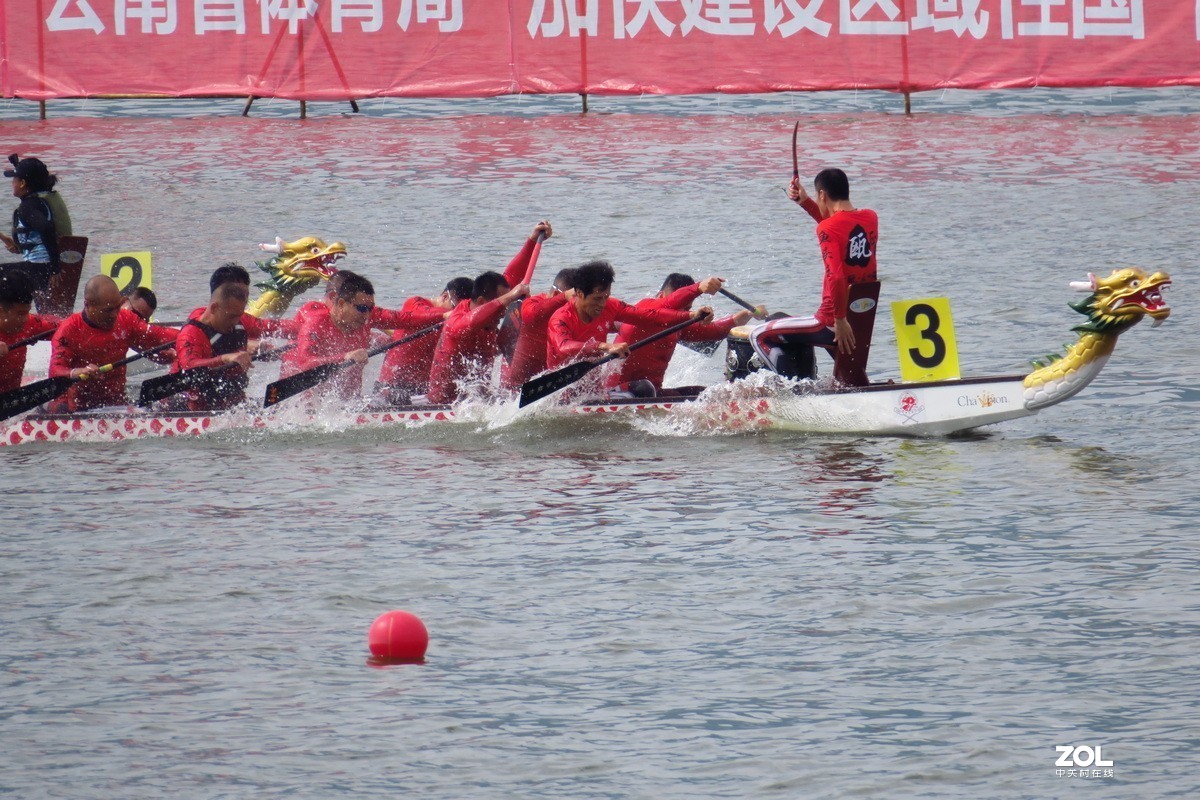 2019昆明滇池国际龙舟争霸赛的精彩瞬间