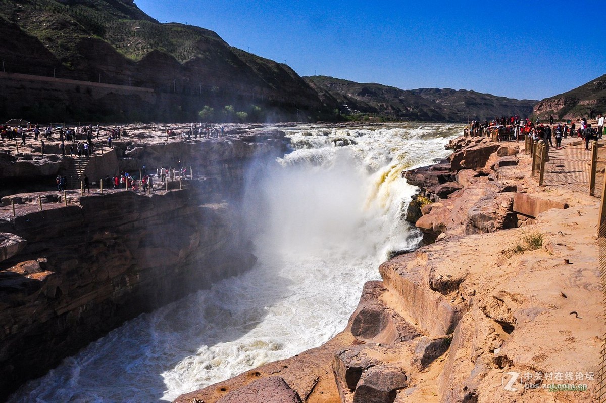 枯水期的山西壶口黄河瀑布02