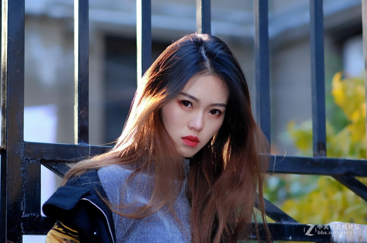 【群拍民园体育场美女人像习作】