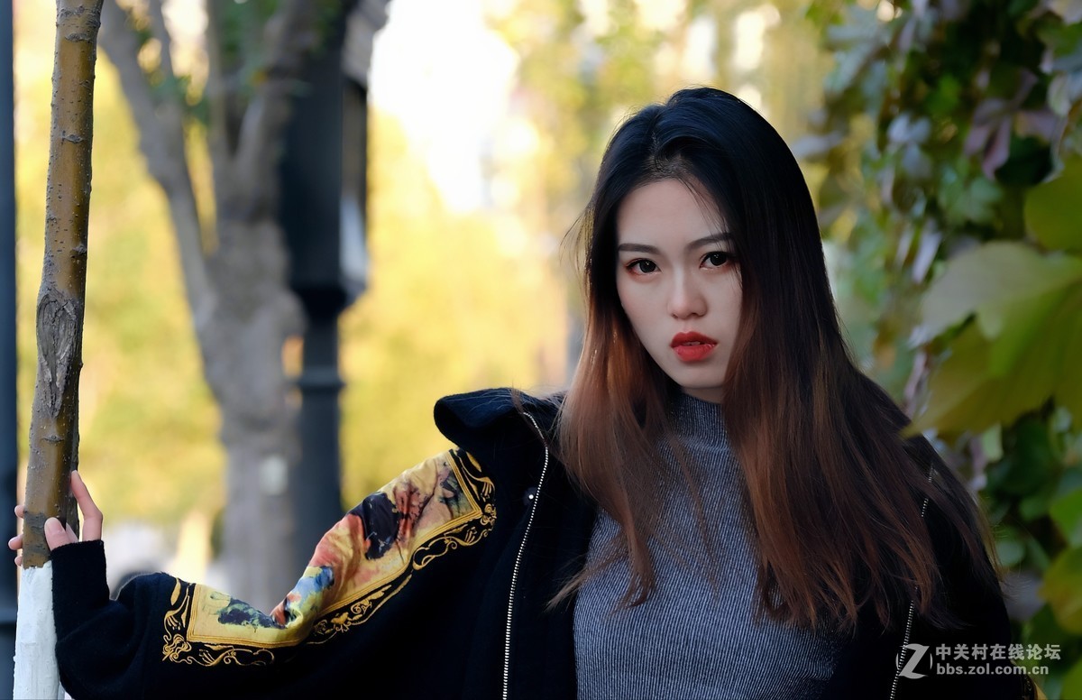 【群拍民园体育场美女人像习作】