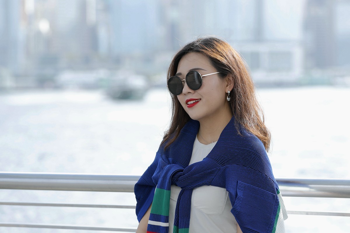 鏡頭在這呢.看過來!