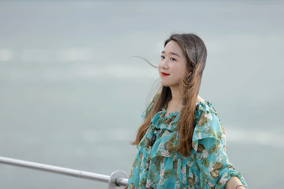 鏡頭在這呢.看過來!