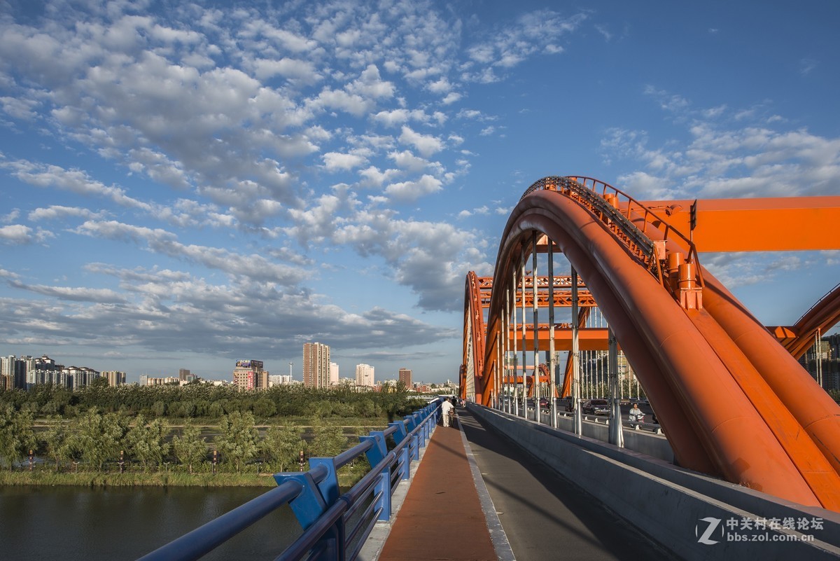 临汾汾河彩虹桥风光