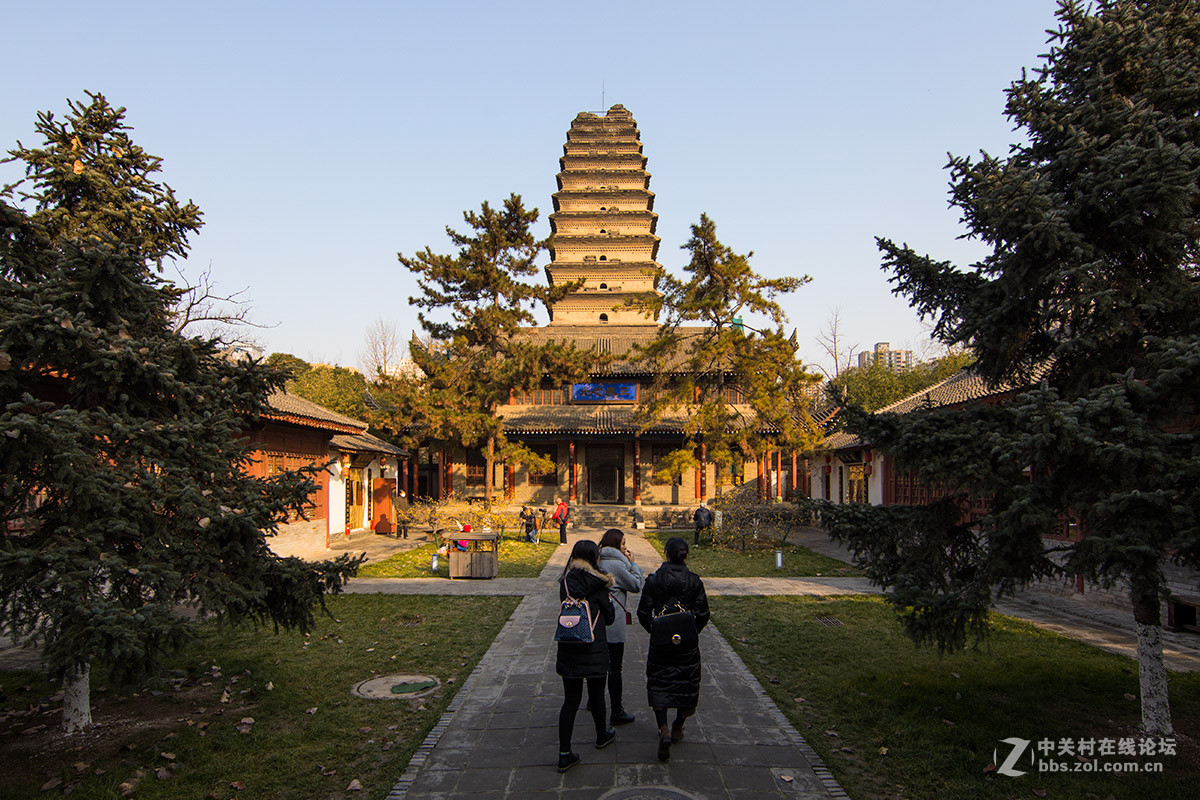 冬日里的西安小雁塔