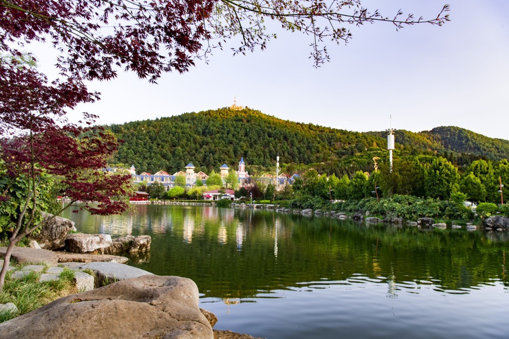 望海公园----金光穿九孔