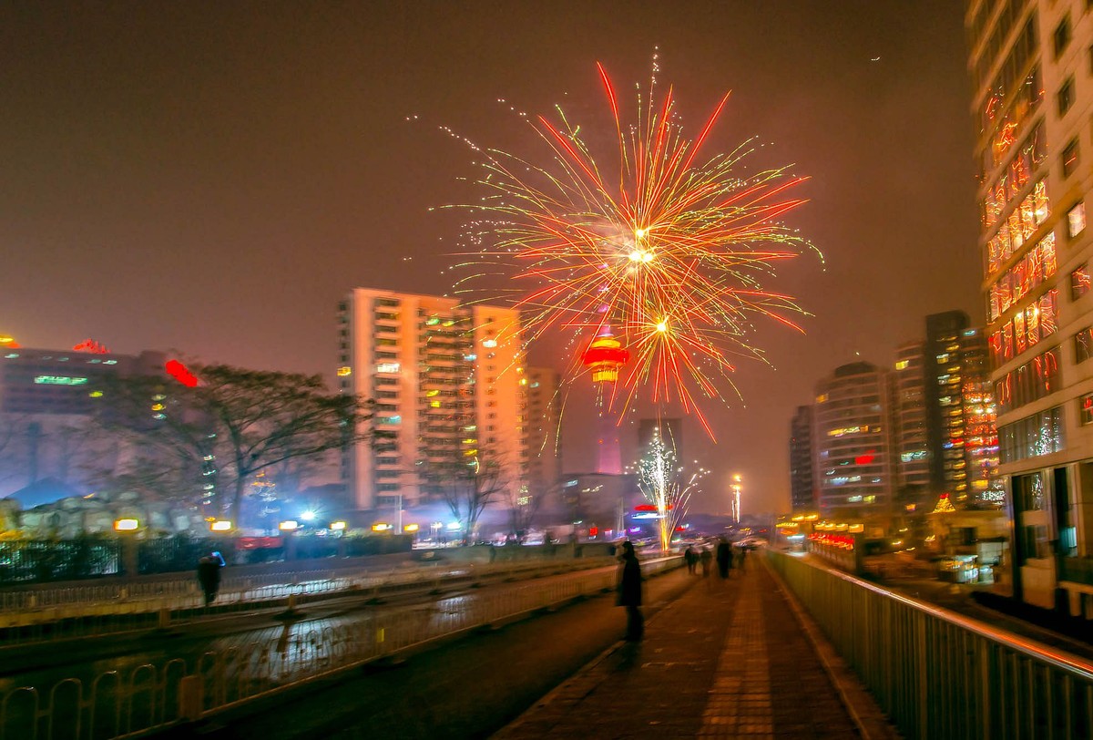 除夕烟花迎猴年续