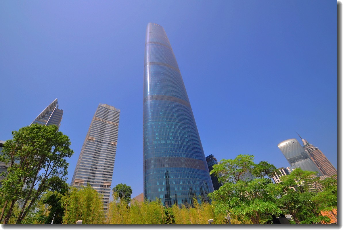 本人做淘宝入什么单反相机镜头比较好，求主要是拍鞋子和服装