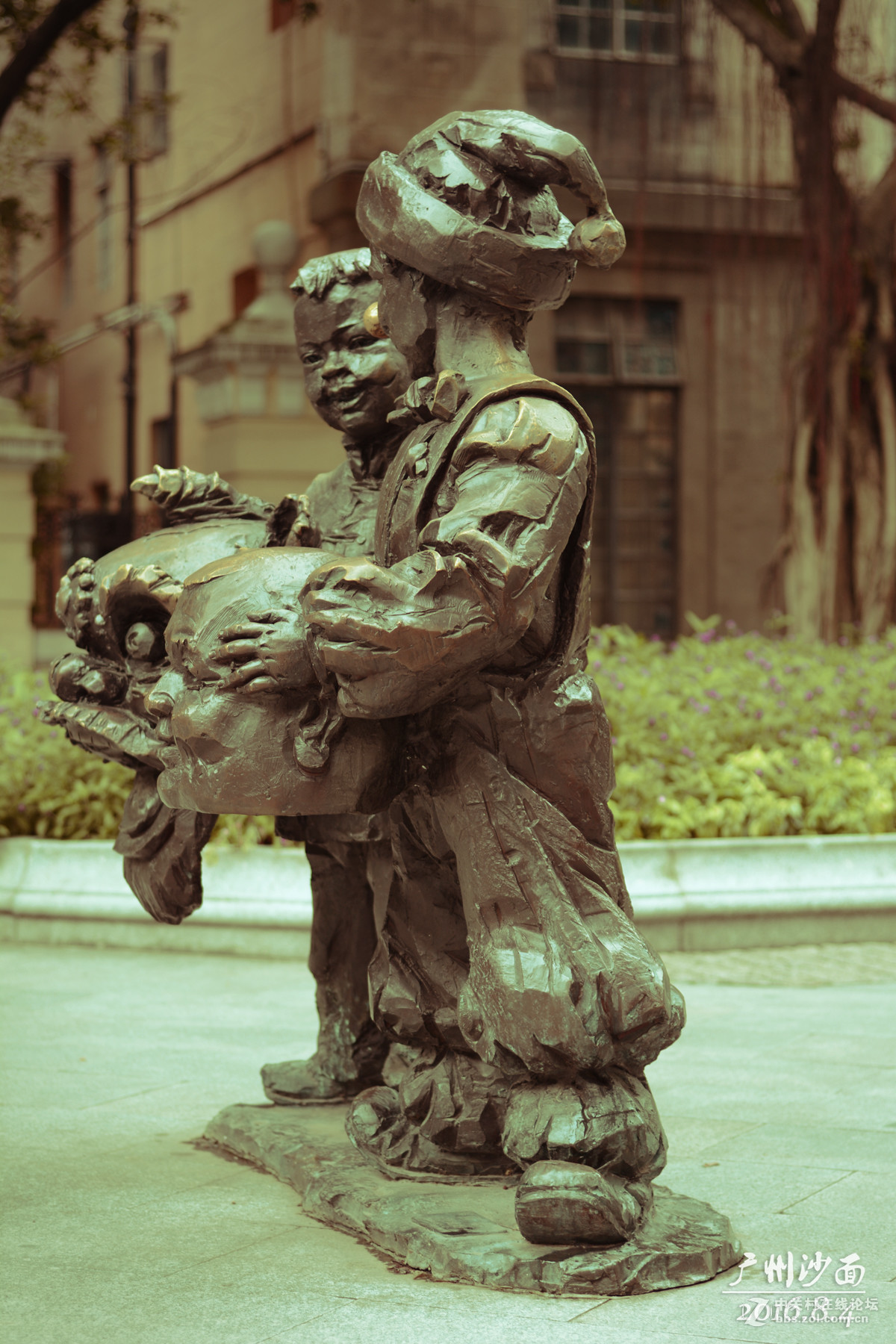 广州沙面铜人图片
