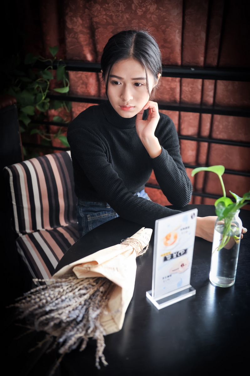 咖啡馆的惬意午后